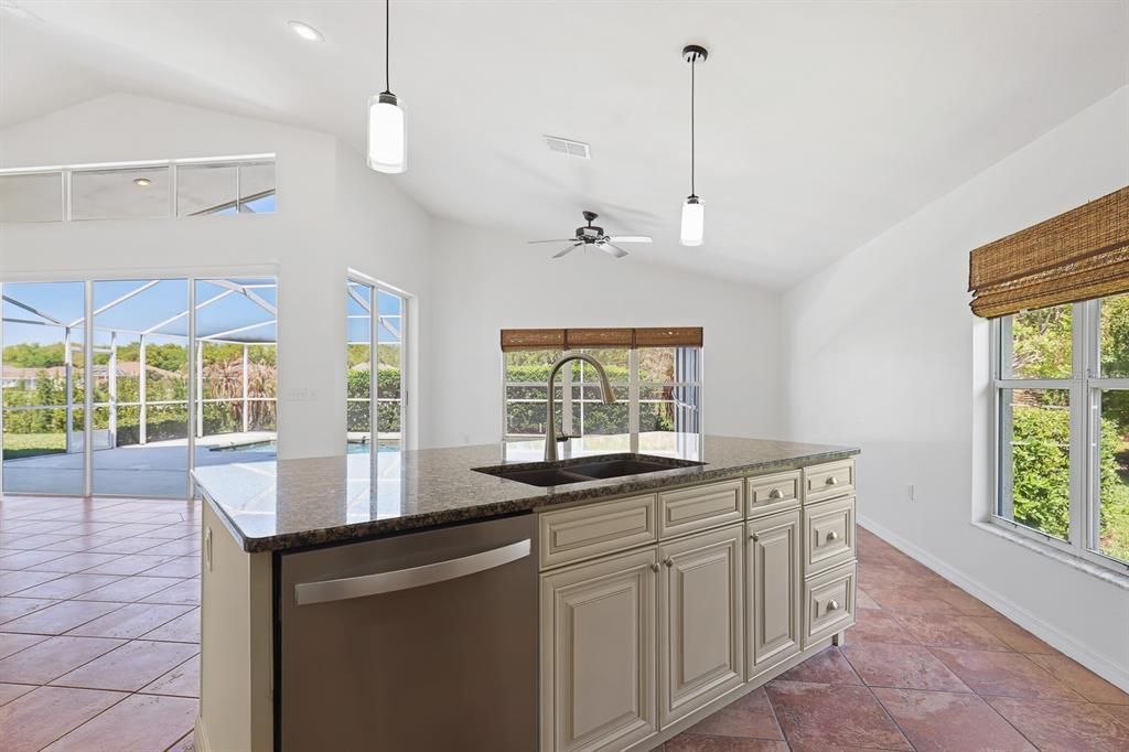 For Rent: $2,900 (3 beds, 2 baths, 1827 Square Feet)