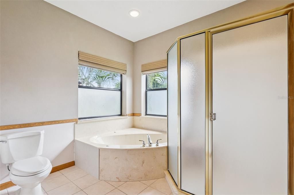 For Sale: $550,000 (3 beds, 2 baths, 2250 Square Feet)