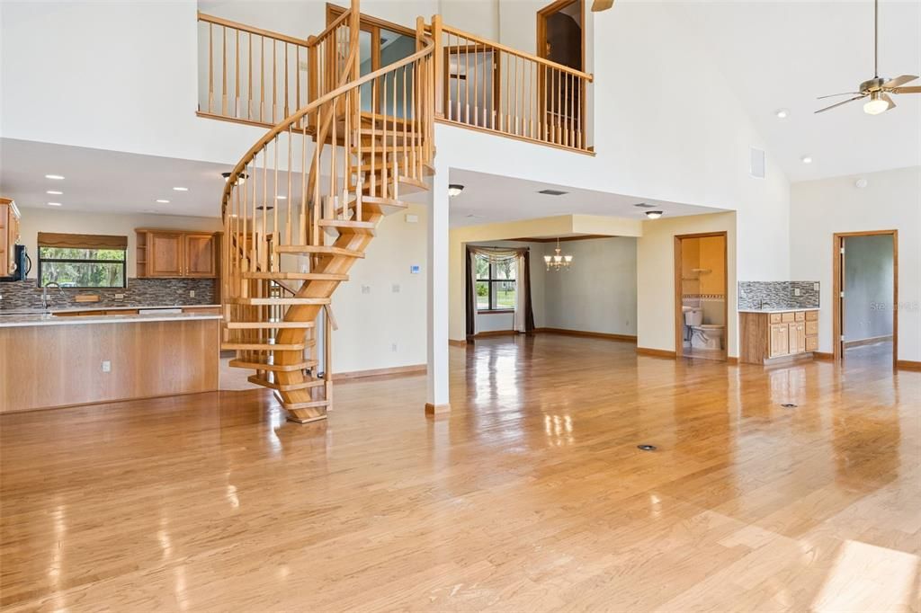 For Sale: $550,000 (3 beds, 2 baths, 2250 Square Feet)