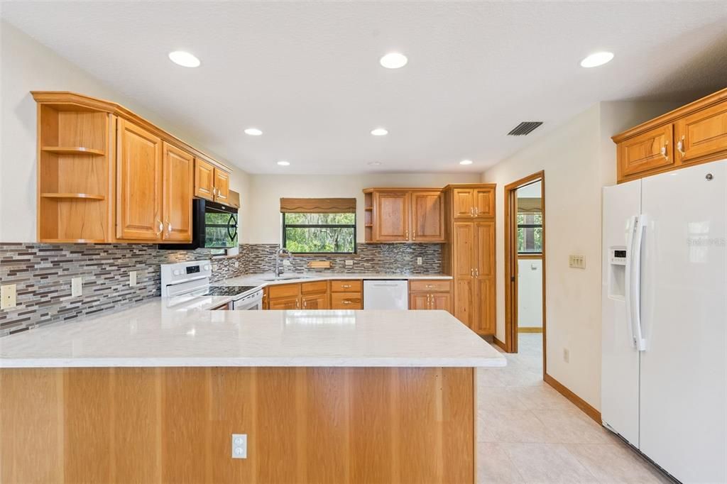 For Sale: $550,000 (3 beds, 2 baths, 2250 Square Feet)