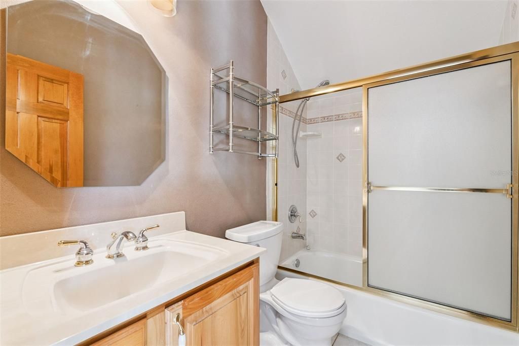 For Sale: $550,000 (3 beds, 2 baths, 2250 Square Feet)