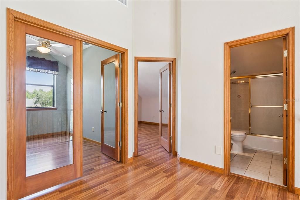 For Sale: $550,000 (3 beds, 2 baths, 2250 Square Feet)