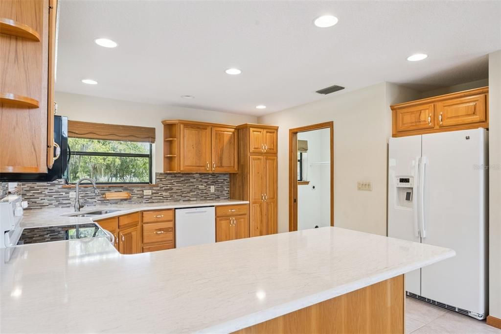 For Sale: $550,000 (3 beds, 2 baths, 2250 Square Feet)