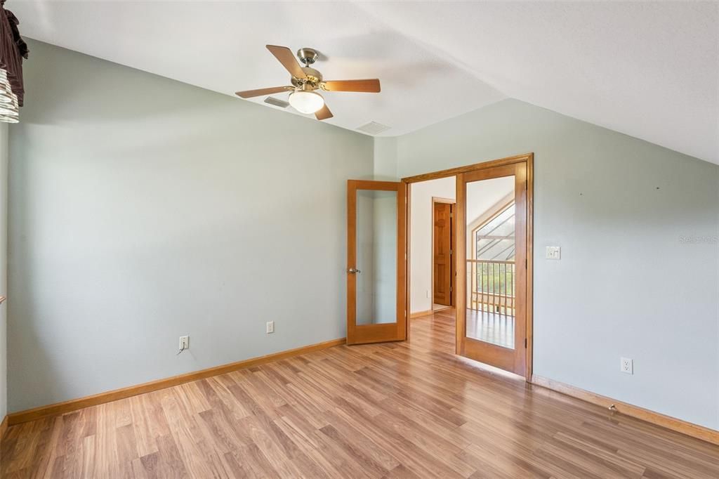 For Sale: $550,000 (3 beds, 2 baths, 2250 Square Feet)