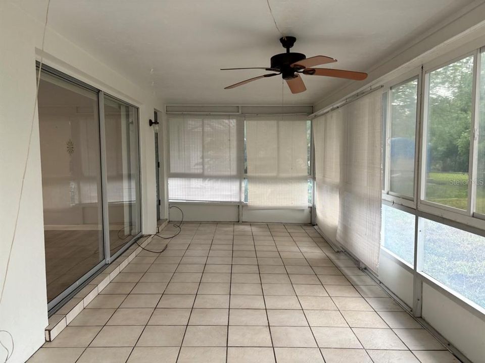 For Sale: $219,999 (2 beds, 2 baths, 1172 Square Feet)