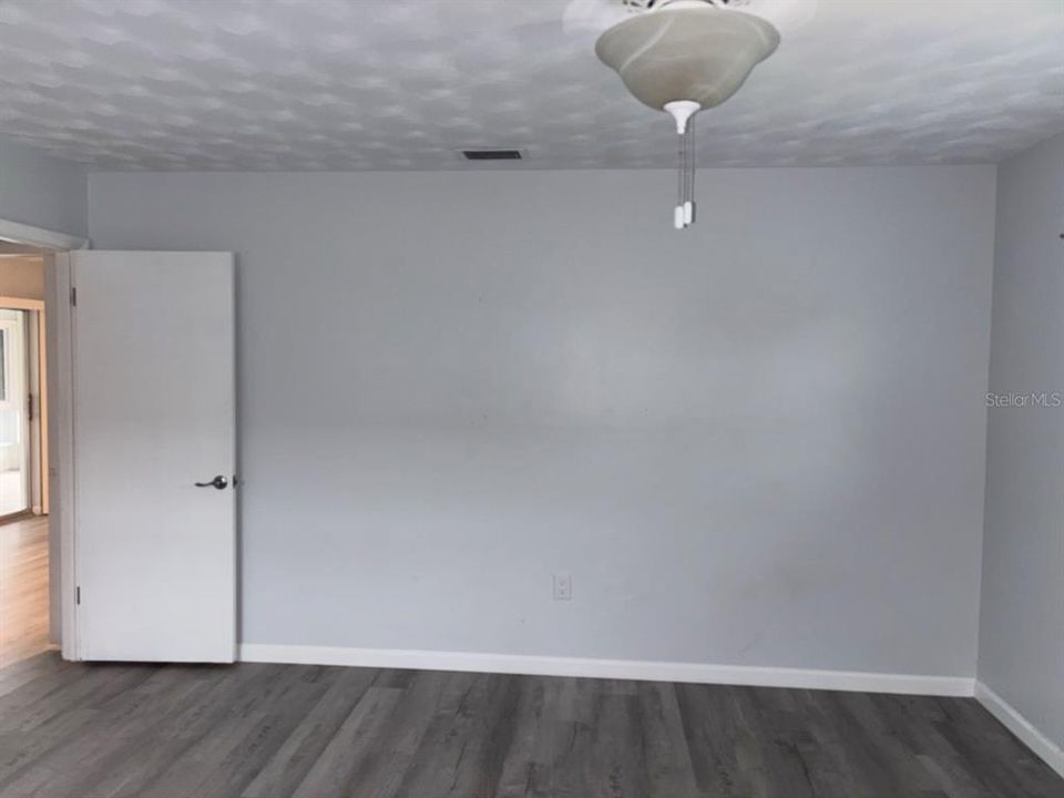 For Sale: $219,999 (2 beds, 2 baths, 1172 Square Feet)