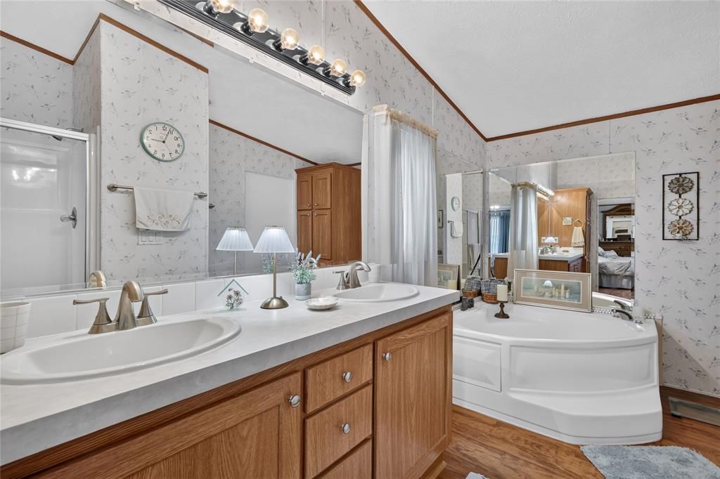 For Sale: $229,900 (3 beds, 2 baths, 1800 Square Feet)