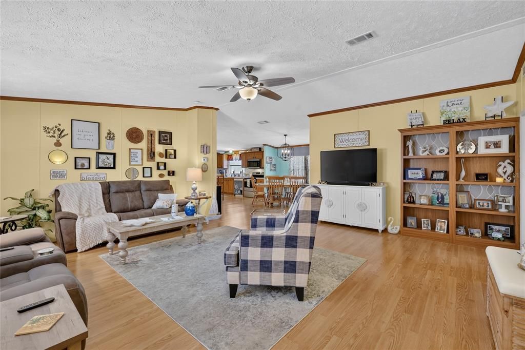 For Sale: $229,900 (3 beds, 2 baths, 1800 Square Feet)