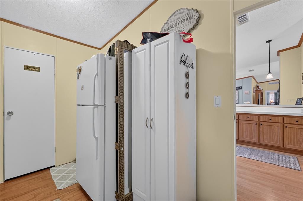 For Sale: $229,900 (3 beds, 2 baths, 1800 Square Feet)
