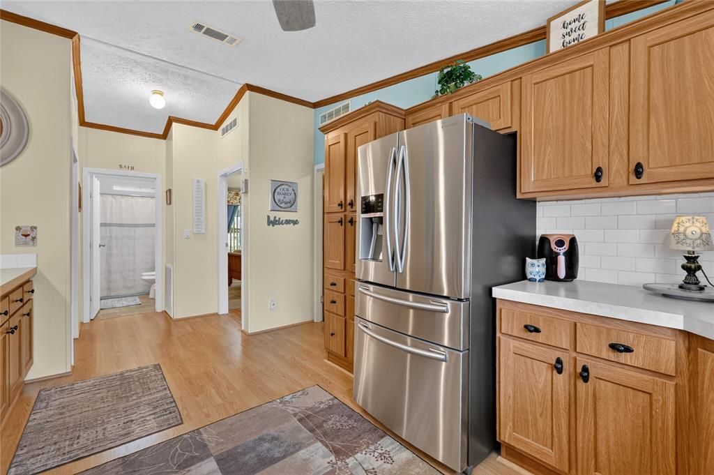 For Sale: $229,900 (3 beds, 2 baths, 1800 Square Feet)