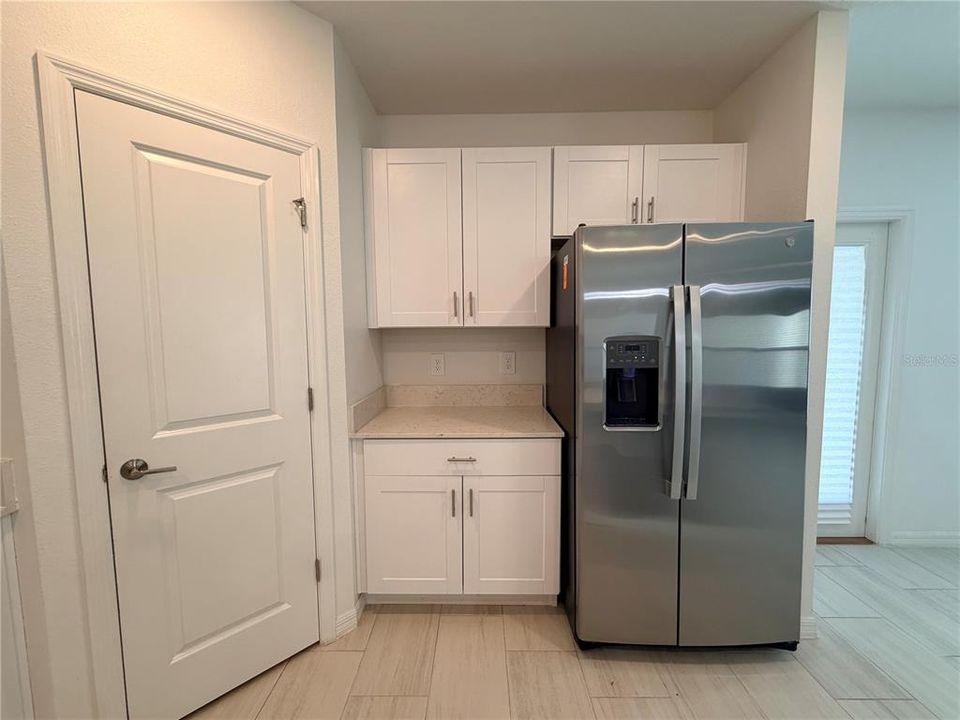 For Rent: $3,000 (5 beds, 2 baths, 2254 Square Feet)