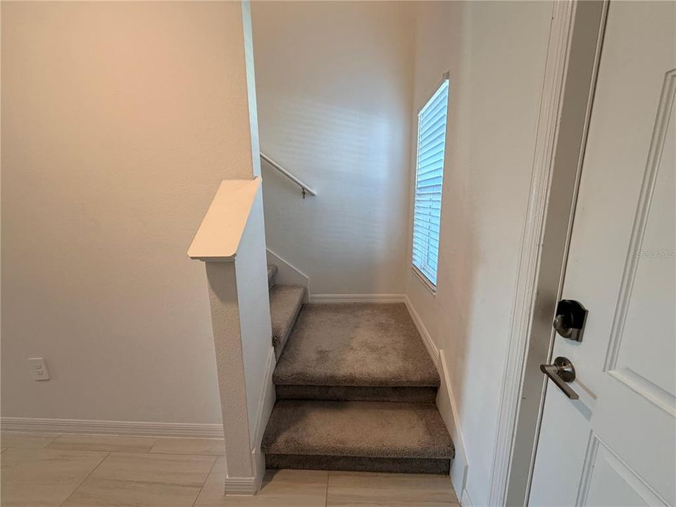 For Rent: $3,000 (5 beds, 2 baths, 2254 Square Feet)