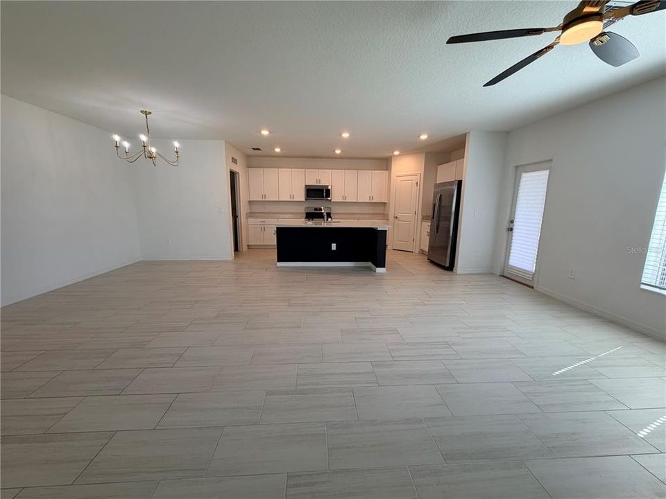 For Rent: $3,000 (5 beds, 2 baths, 2254 Square Feet)