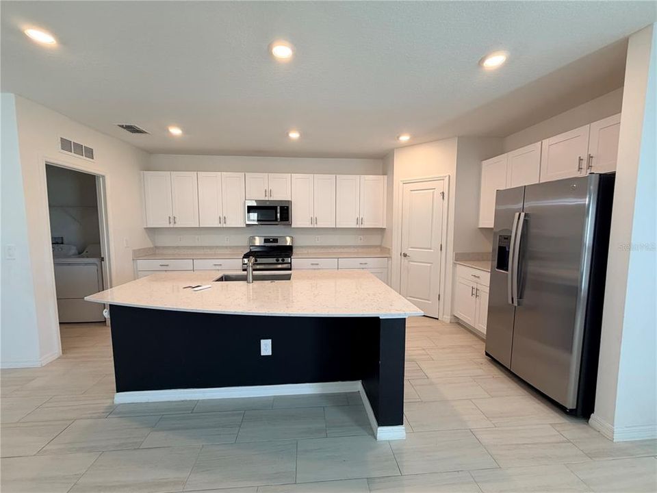 For Rent: $3,000 (5 beds, 2 baths, 2254 Square Feet)