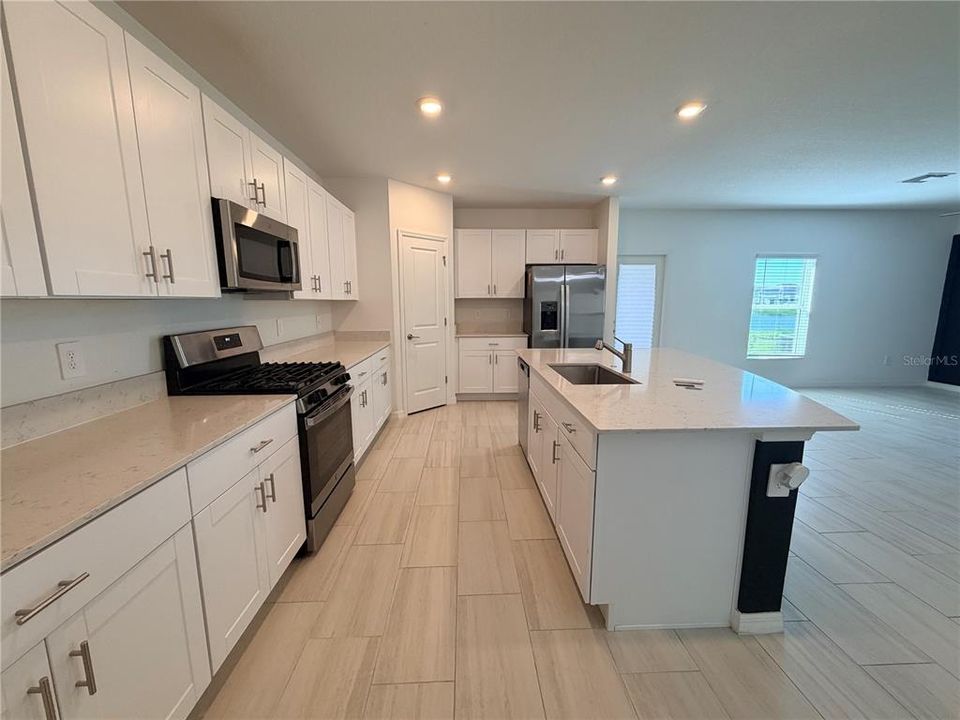 For Rent: $3,000 (5 beds, 2 baths, 2254 Square Feet)