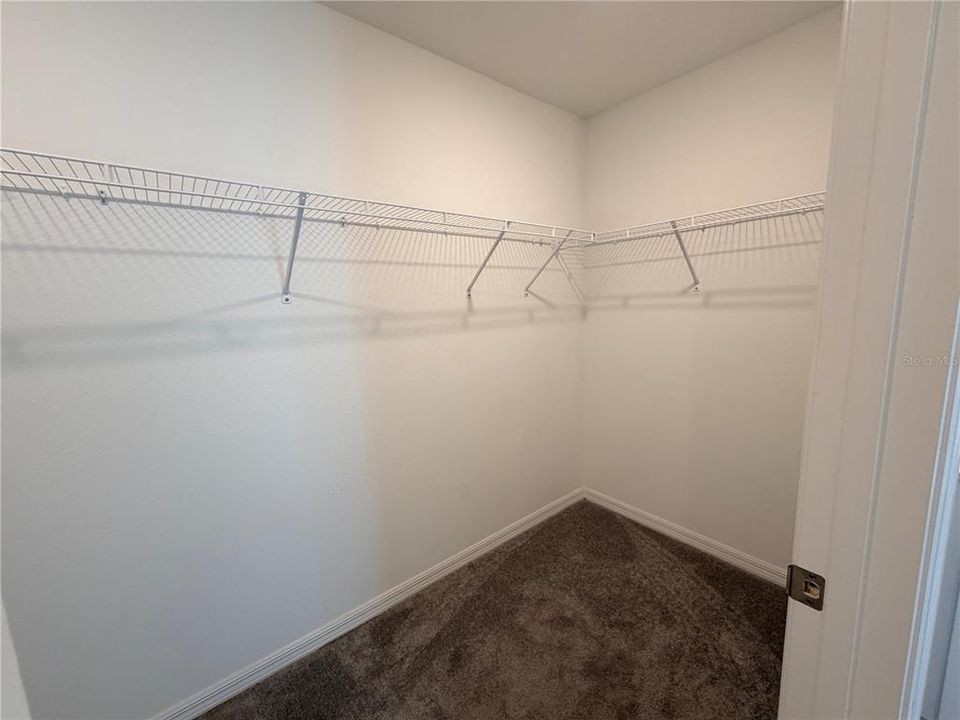 For Rent: $3,000 (5 beds, 2 baths, 2254 Square Feet)