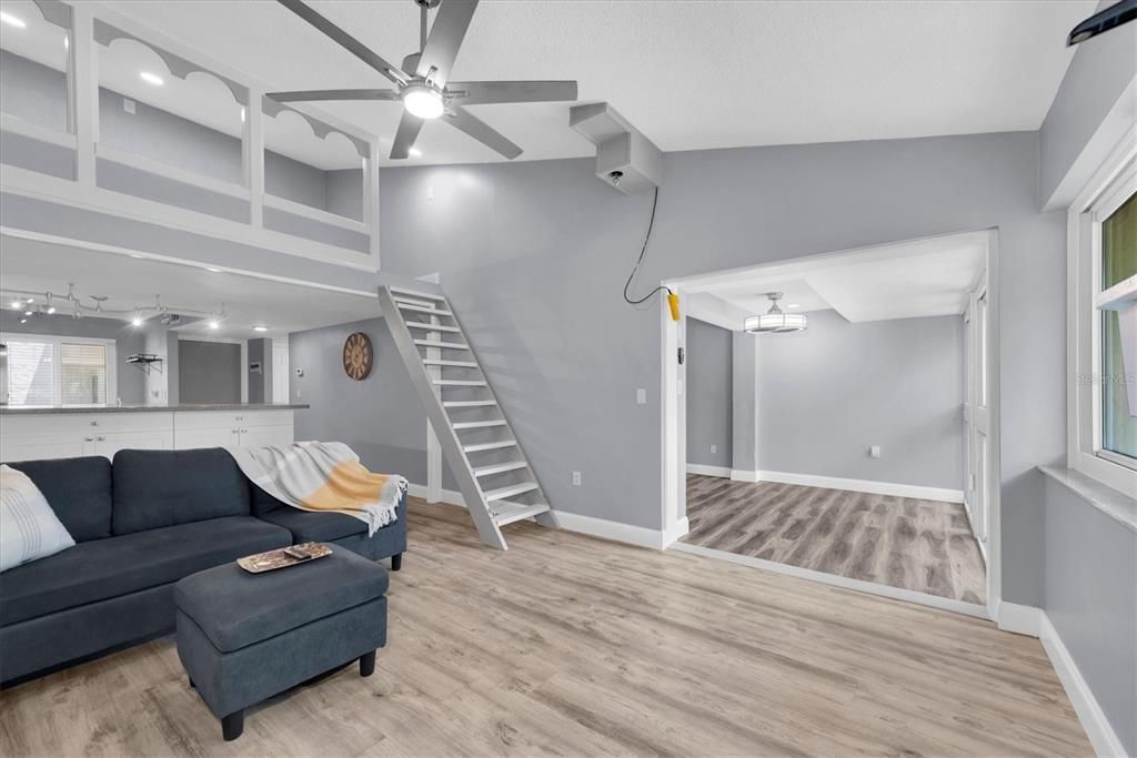 For Sale: $115,000 (1 beds, 1 baths, 682 Square Feet)