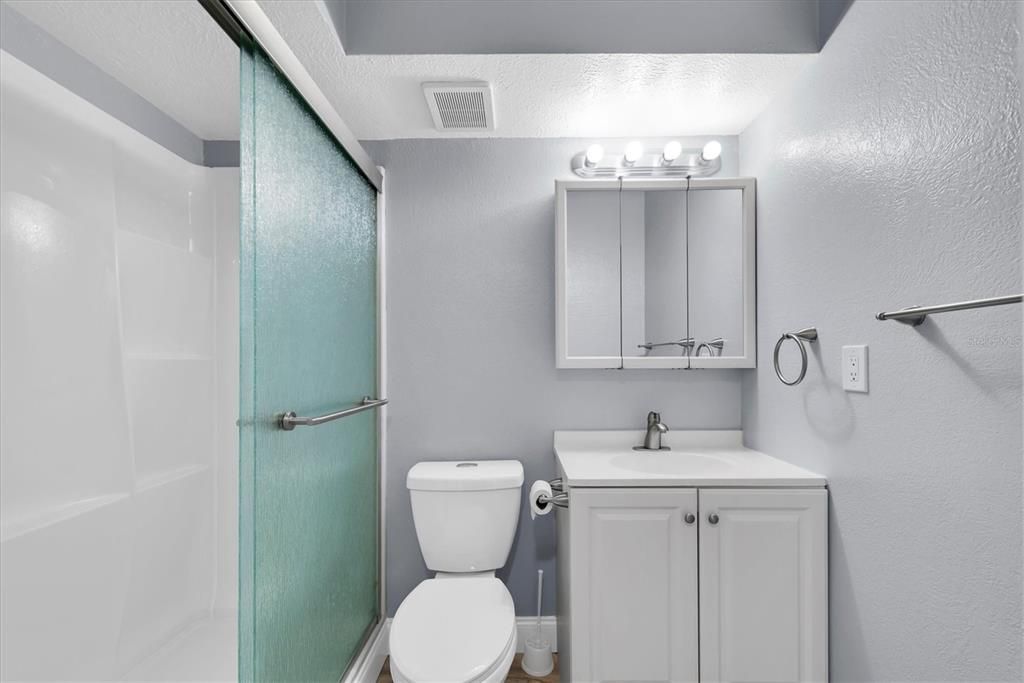 For Sale: $115,000 (1 beds, 1 baths, 682 Square Feet)