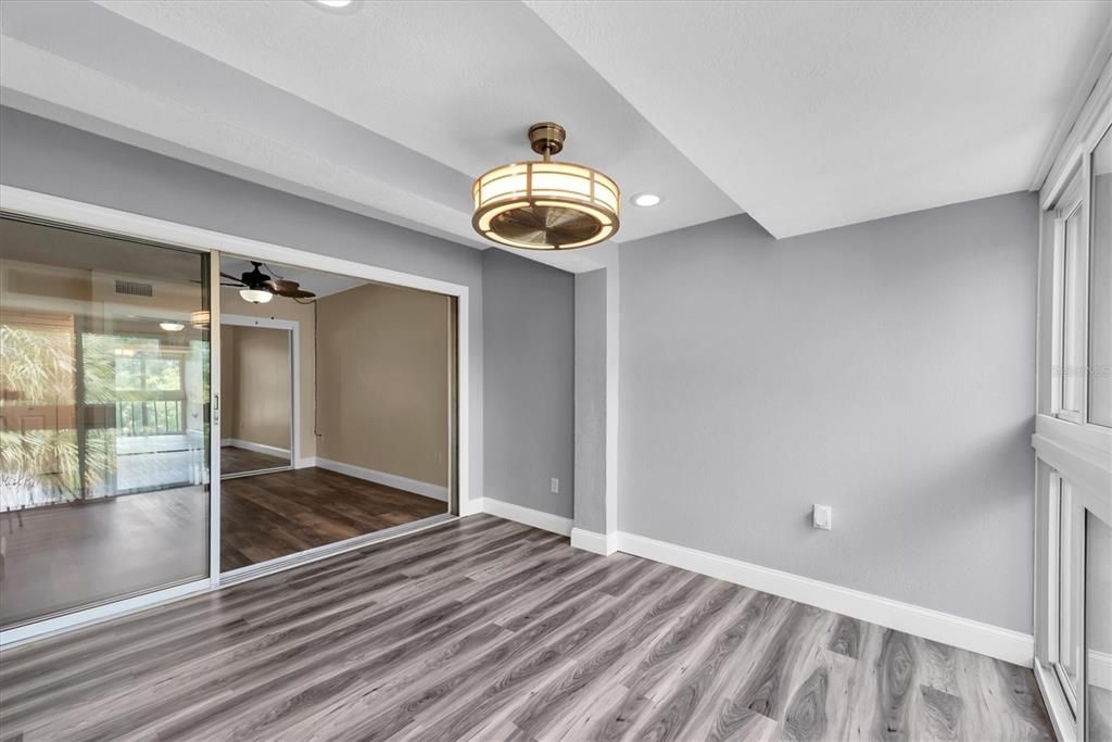 For Sale: $115,000 (1 beds, 1 baths, 682 Square Feet)
