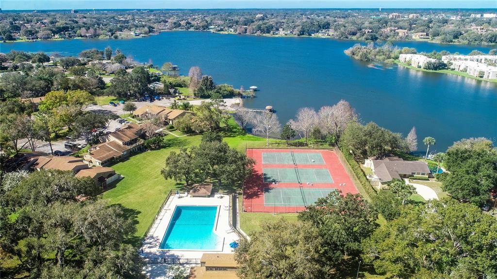 На продажу: $359,900 (2 спален, 2 ванн, 1334 Квадратных фут)