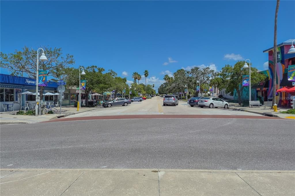 For Sale: $159,000 (2 beds, 2 baths, 1170 Square Feet)