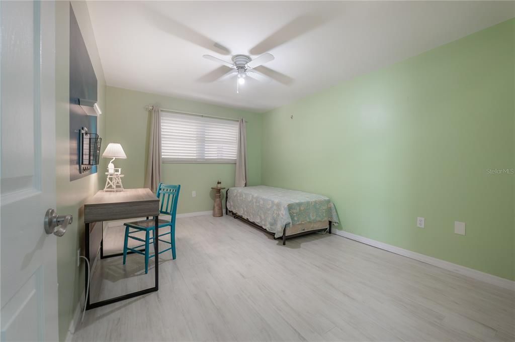 For Sale: $159,000 (2 beds, 2 baths, 1170 Square Feet)