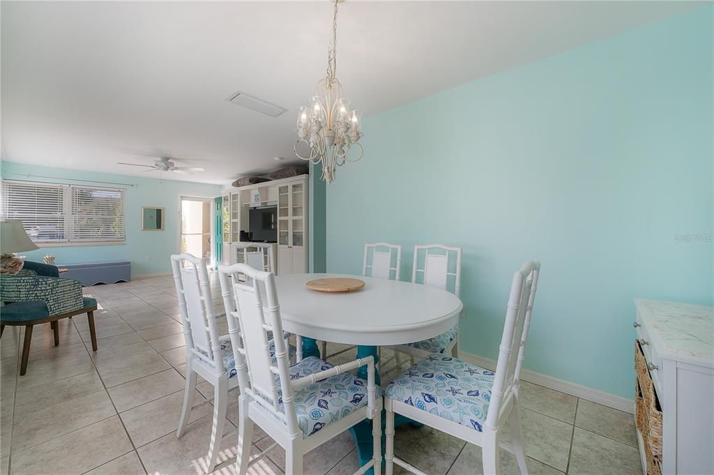 For Sale: $159,000 (2 beds, 2 baths, 1170 Square Feet)