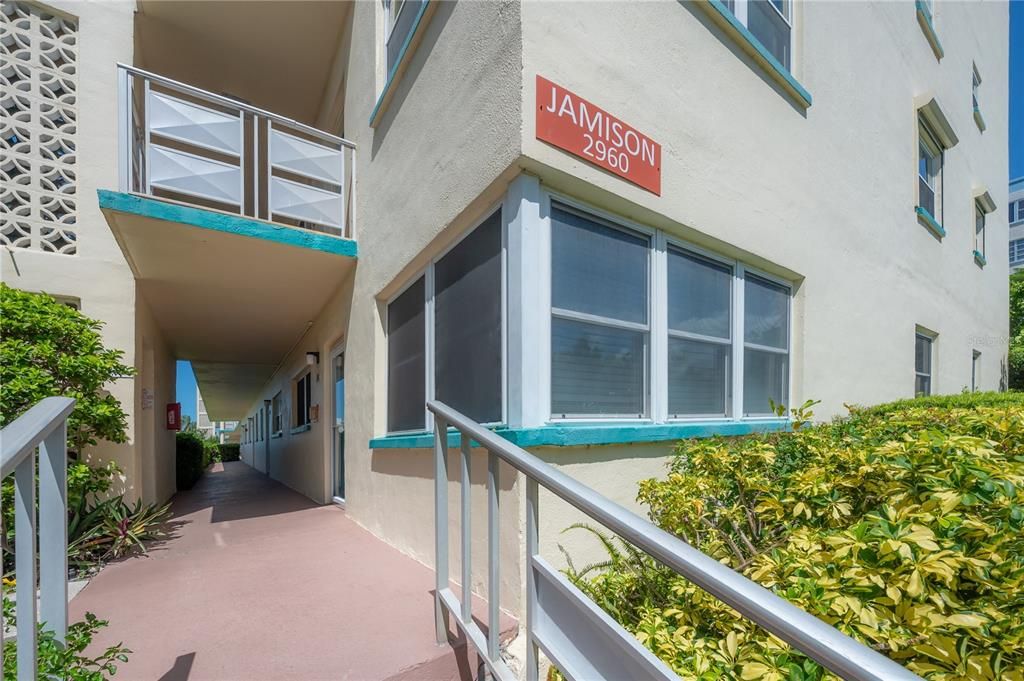For Sale: $159,000 (2 beds, 2 baths, 1170 Square Feet)