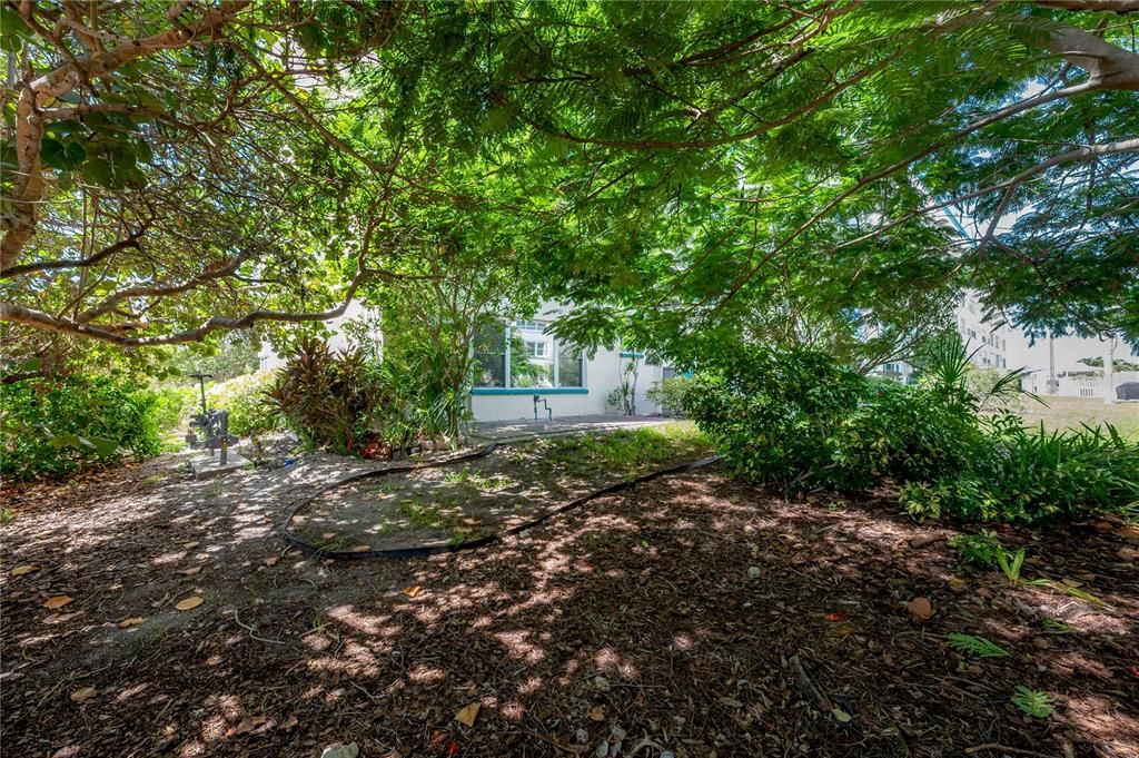 For Sale: $159,000 (2 beds, 2 baths, 1170 Square Feet)