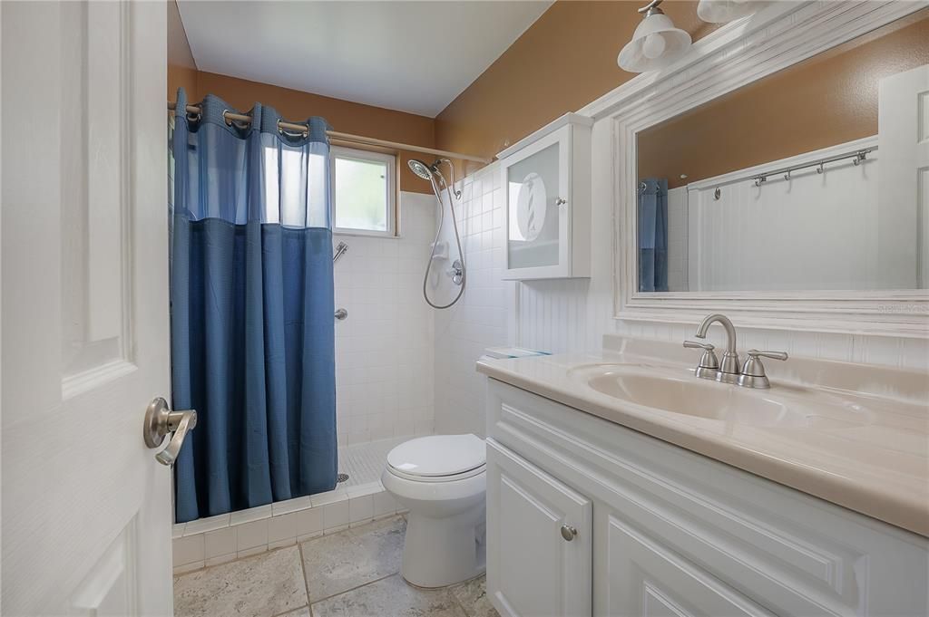 For Sale: $159,000 (2 beds, 2 baths, 1170 Square Feet)