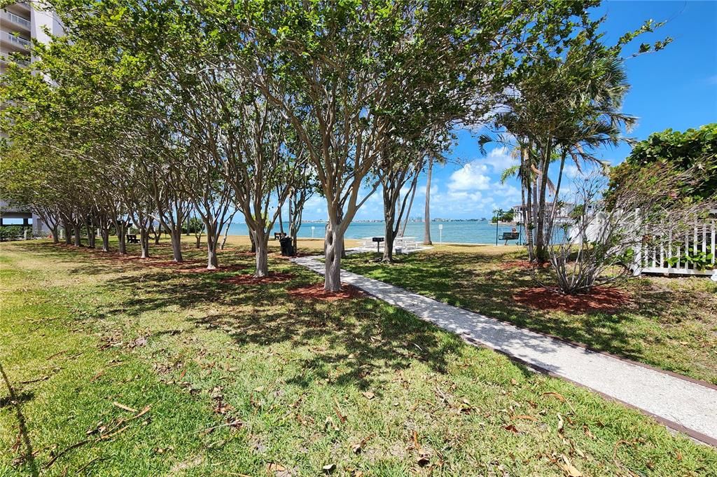 For Sale: $159,000 (2 beds, 2 baths, 1170 Square Feet)
