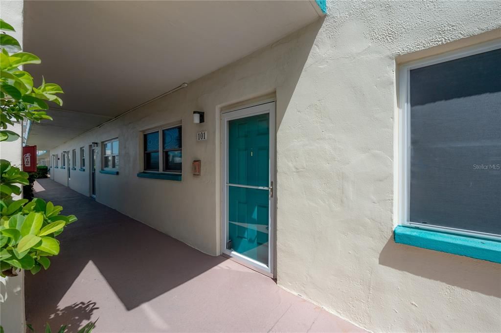 For Sale: $159,000 (2 beds, 2 baths, 1170 Square Feet)