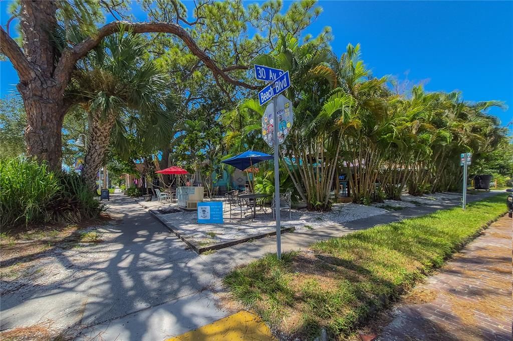 For Sale: $159,000 (2 beds, 2 baths, 1170 Square Feet)