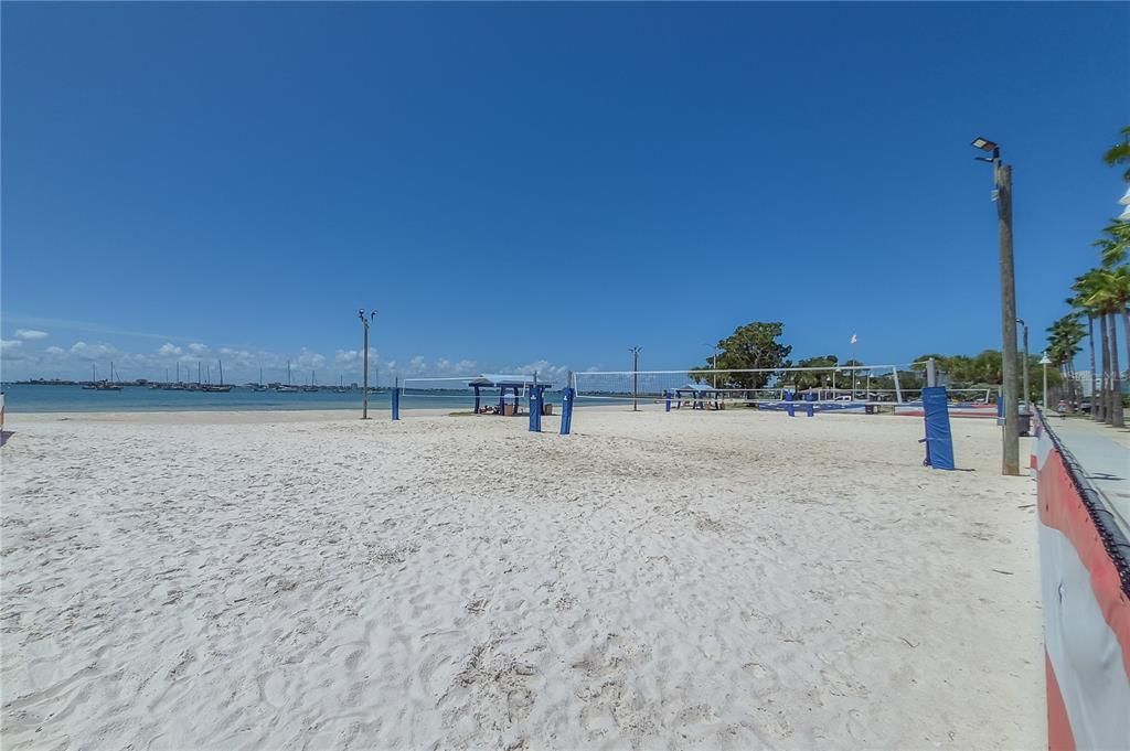 For Sale: $159,000 (2 beds, 2 baths, 1170 Square Feet)