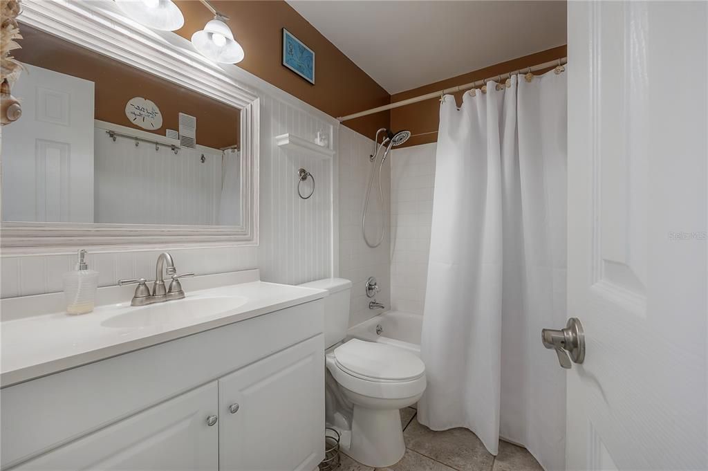 For Sale: $159,000 (2 beds, 2 baths, 1170 Square Feet)