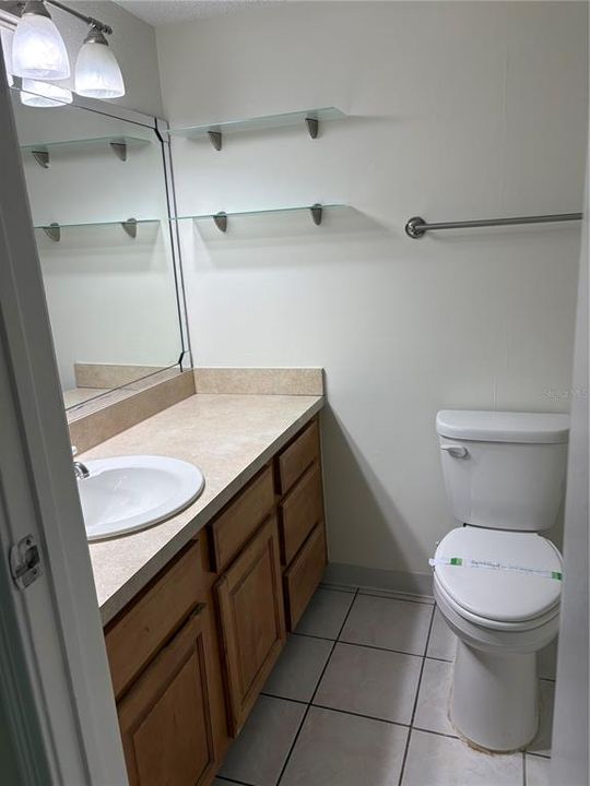 For Rent: $1,900 (2 beds, 2 baths, 940 Square Feet)