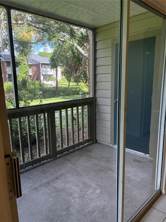 For Rent: $1,900 (2 beds, 2 baths, 940 Square Feet)