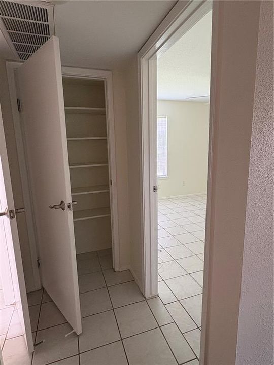 For Rent: $1,900 (2 beds, 2 baths, 940 Square Feet)