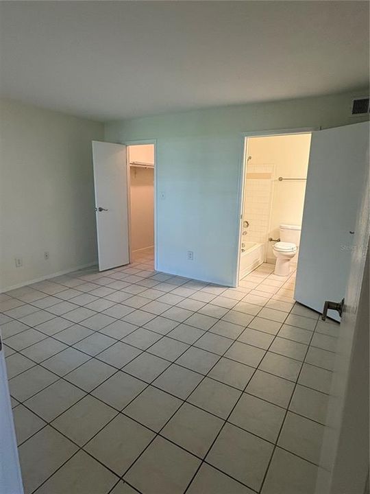 For Rent: $1,900 (2 beds, 2 baths, 940 Square Feet)