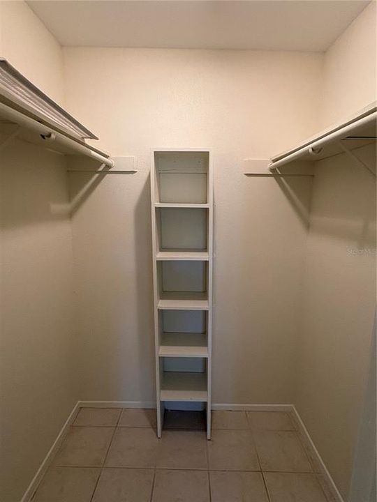 For Rent: $1,900 (2 beds, 2 baths, 940 Square Feet)