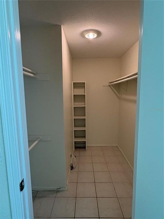 For Rent: $1,900 (2 beds, 2 baths, 940 Square Feet)