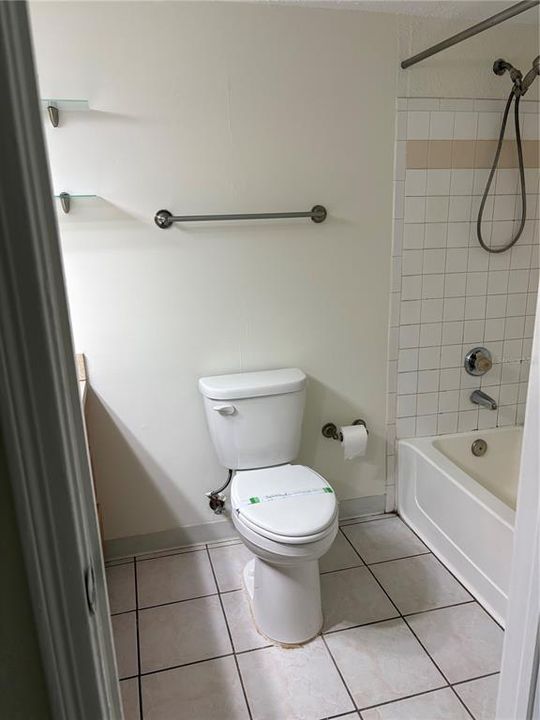 For Rent: $1,900 (2 beds, 2 baths, 940 Square Feet)