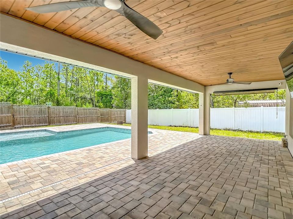For Sale: $469,500 (4 beds, 2 baths, 2277 Square Feet)