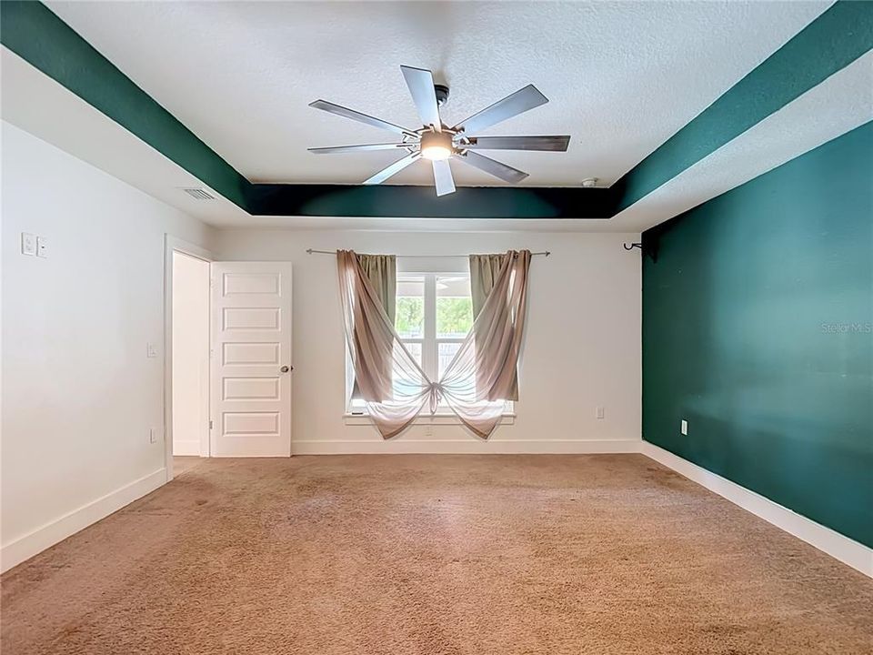 For Sale: $469,500 (4 beds, 2 baths, 2277 Square Feet)