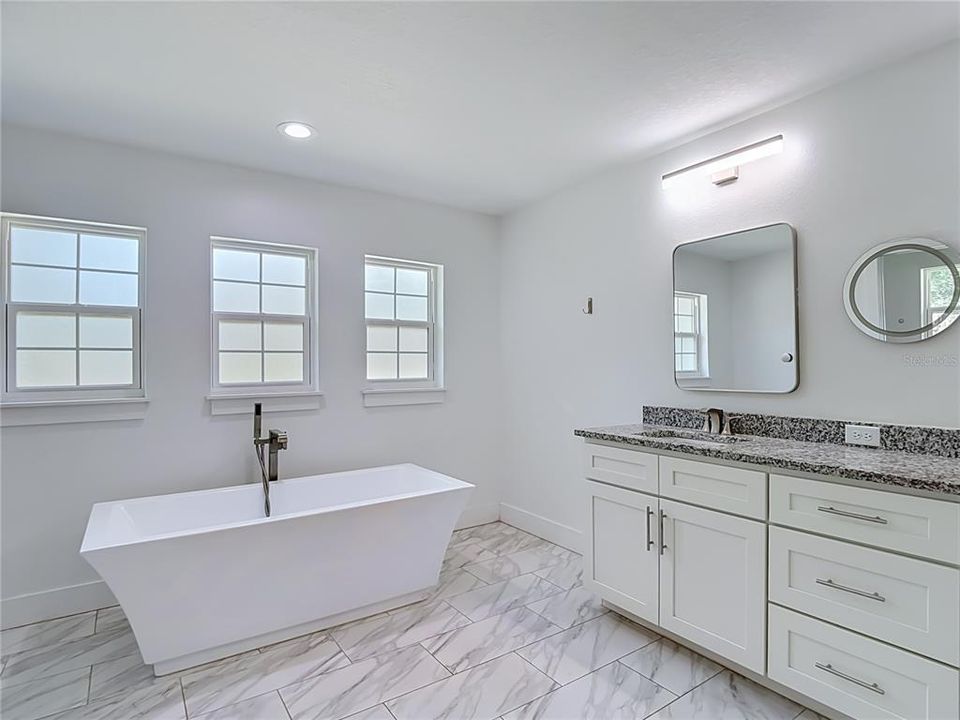 For Sale: $469,500 (4 beds, 2 baths, 2277 Square Feet)