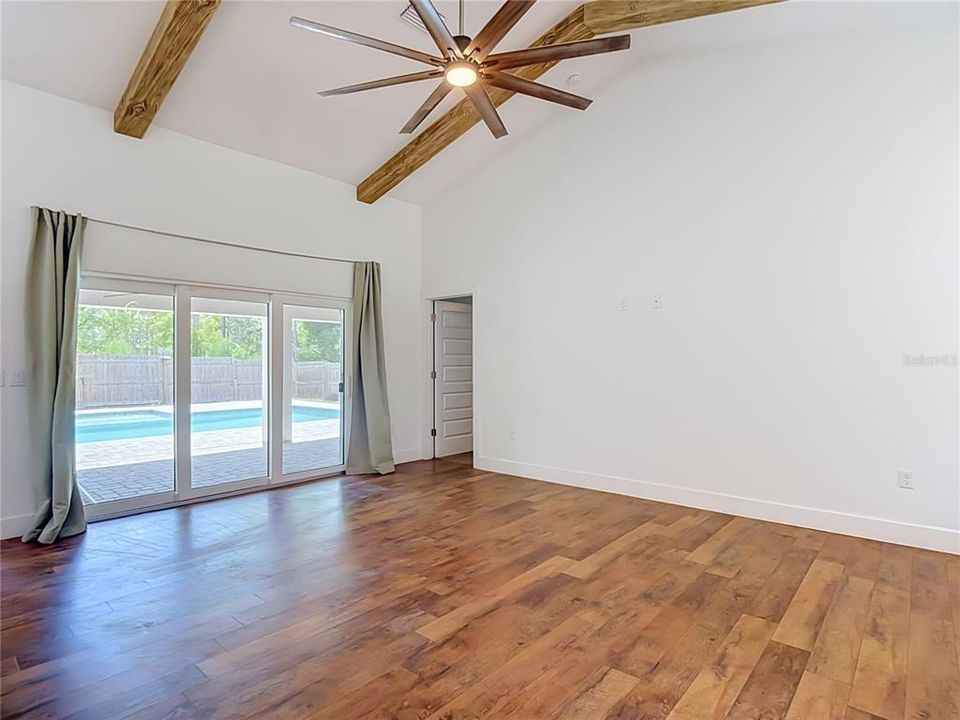 For Sale: $469,500 (4 beds, 2 baths, 2277 Square Feet)
