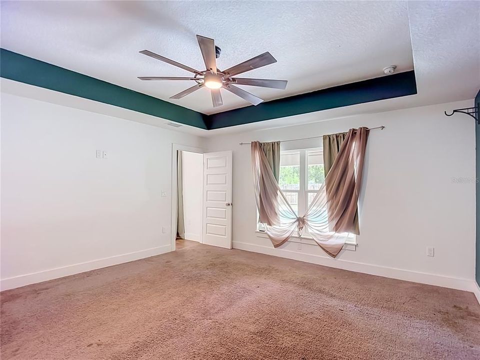 For Sale: $469,500 (4 beds, 2 baths, 2277 Square Feet)