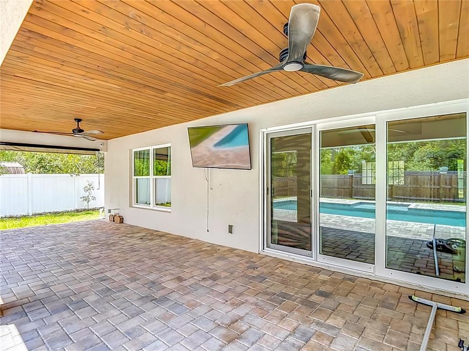 For Sale: $469,500 (4 beds, 2 baths, 2277 Square Feet)