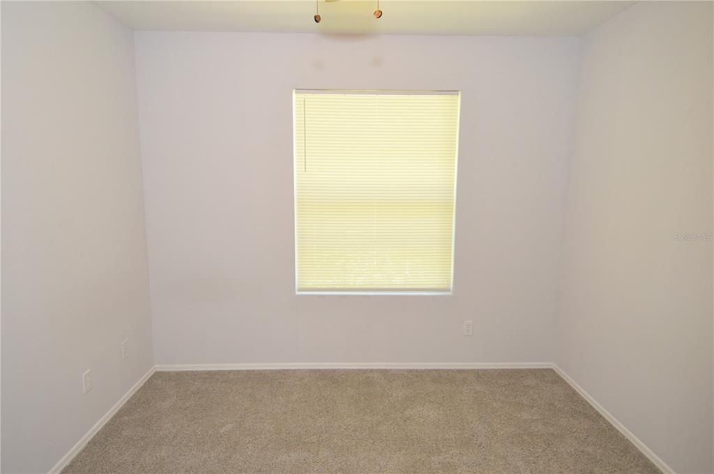 For Rent: $2,000 (3 beds, 2 baths, 985 Square Feet)