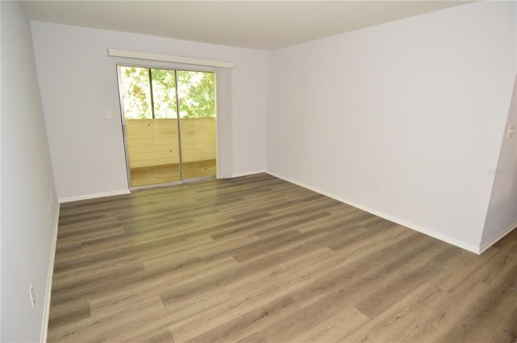 For Rent: $2,000 (3 beds, 2 baths, 985 Square Feet)